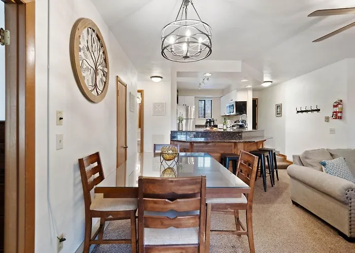 Beautiful Seven Springs- 2 Bed, 2 Bath Condo