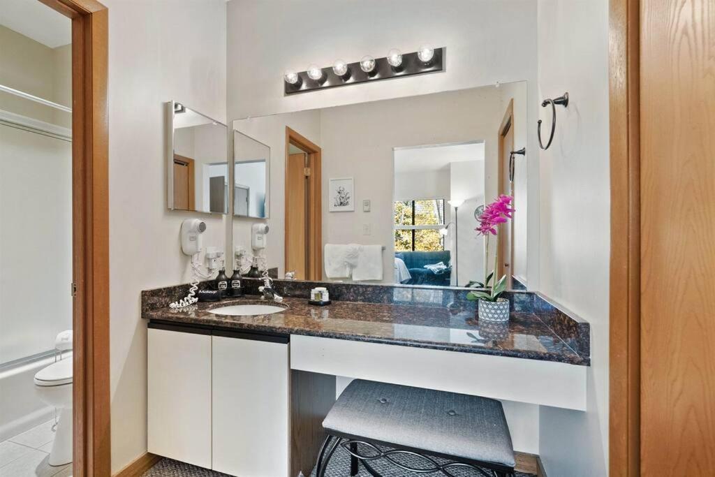 Apartment Beautiful Seven Springs- 2 Bed, 2 Bath